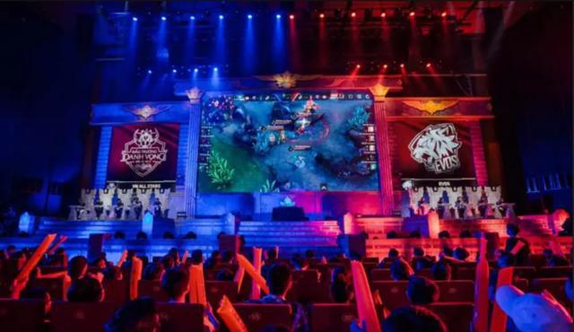 富的中场形 富的中场形